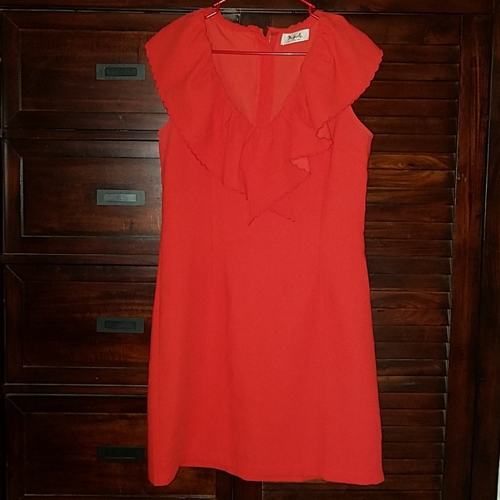 Red ruffle dress❤💋😍